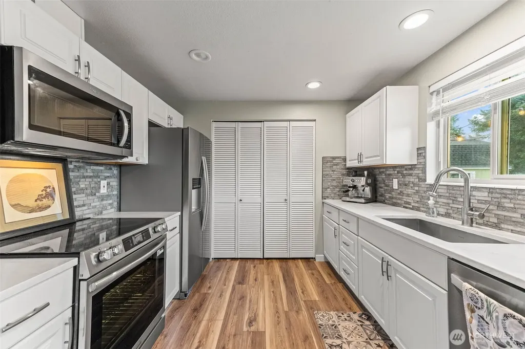 621 Crockett Lake Drive Coupeville WA 98239