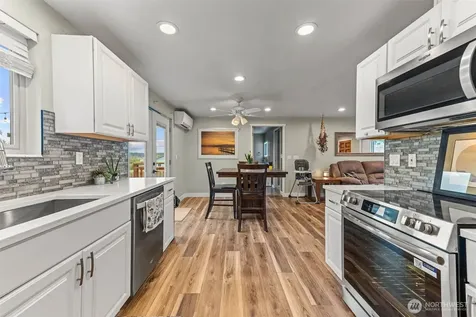 621 Crockett Lake Drive Coupeville WA 98239