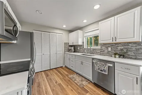621 Crockett Lake Drive Coupeville WA 98239