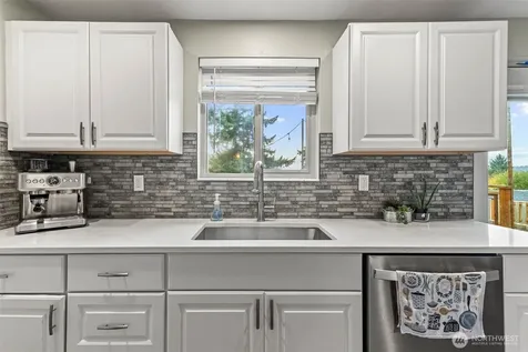 621 Crockett Lake Drive Coupeville WA 98239