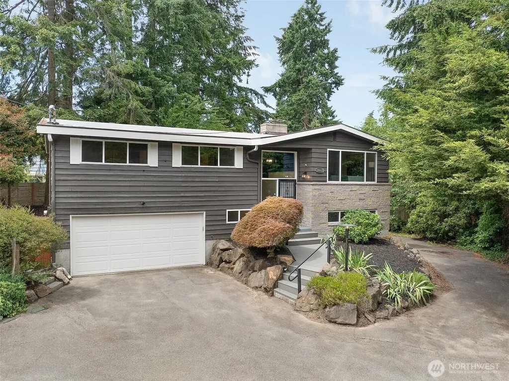 15513 Palatine Lane N Shoreline WA 98133