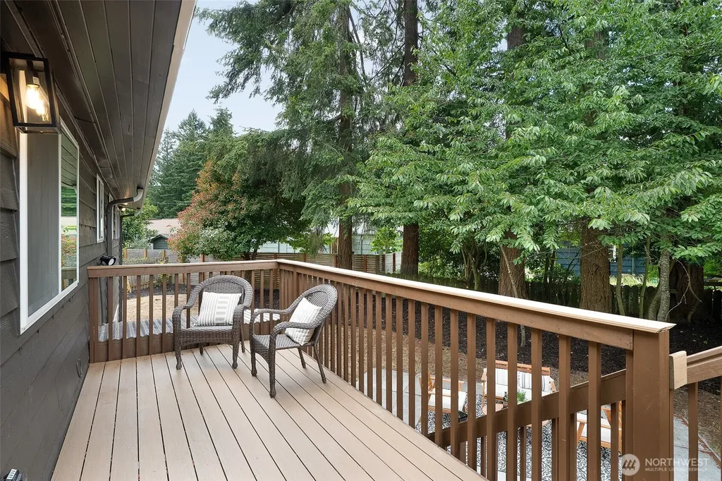15513 Palatine Lane N Shoreline WA 98133
