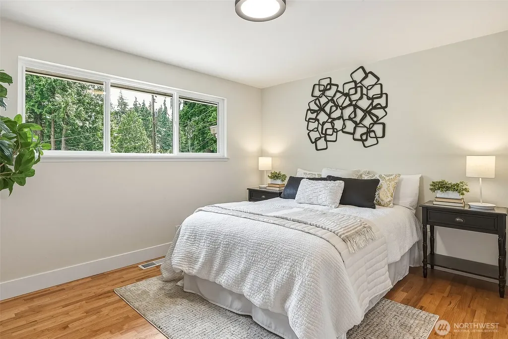 15513 Palatine Lane N Shoreline WA 98133