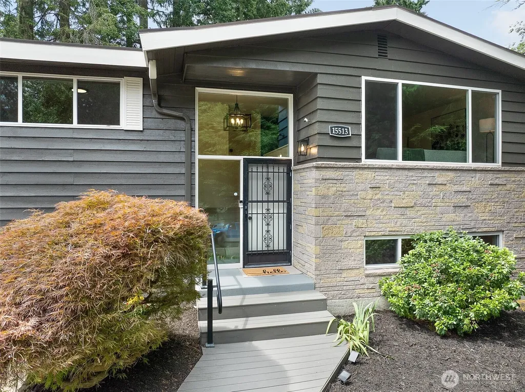 15513 Palatine Lane N Shoreline WA 98133
