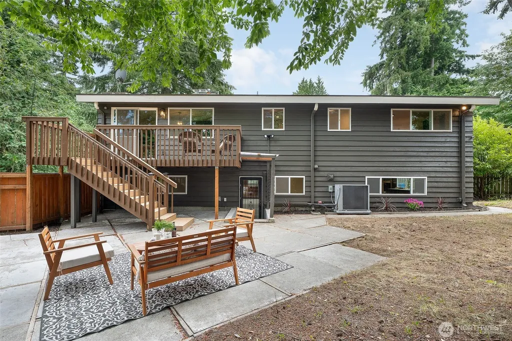 15513 Palatine Lane N Shoreline WA 98133
