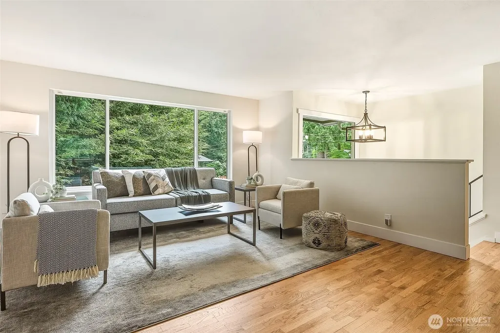 15513 Palatine Lane N Shoreline WA 98133