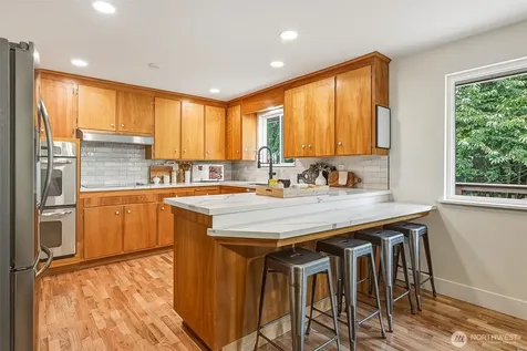 15513 Palatine Lane N Shoreline WA 98133