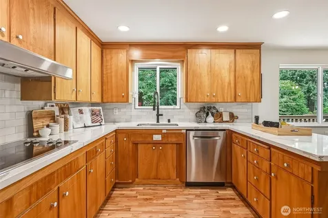 15513 Palatine Lane N Shoreline WA 98133