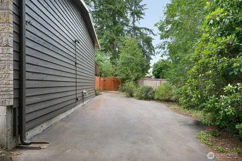 15513 Palatine Lane N Shoreline WA 98133