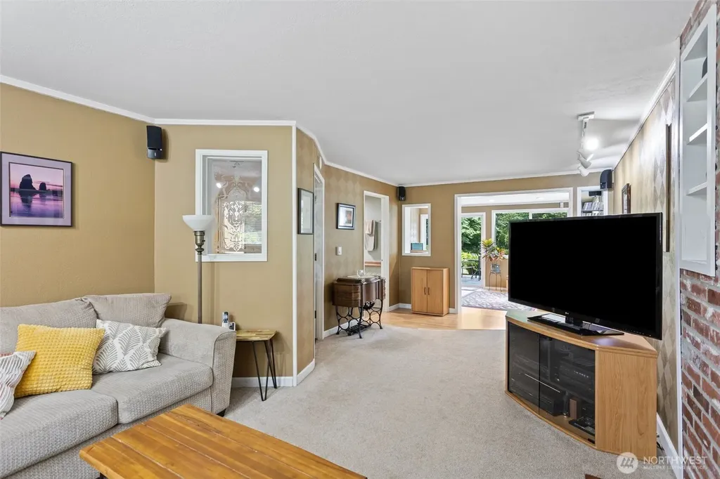 17729 S Tapps Drive E Lake Tapps WA 98391