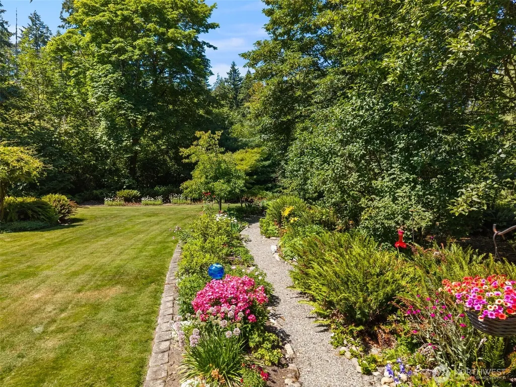 17729 S Tapps Drive E Lake Tapps WA 98391