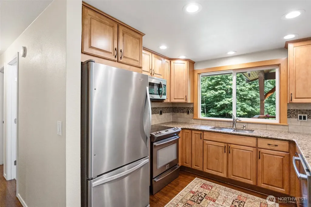 17729 S Tapps Drive E Lake Tapps WA 98391
