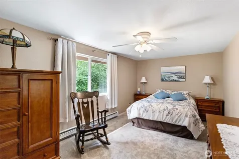 17729 S Tapps Drive E Lake Tapps WA 98391