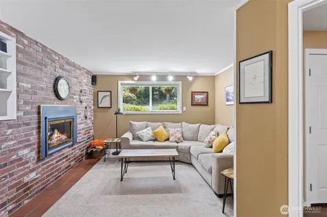 17729 S Tapps Drive E Lake Tapps WA 98391