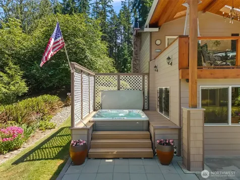 17729 S Tapps Drive E Lake Tapps WA 98391