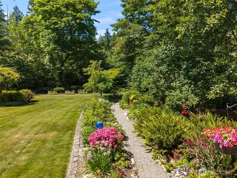 17729 S Tapps Drive E Lake Tapps WA 98391