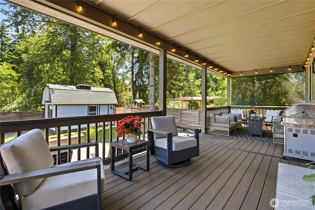 35826 9th Avenue SW Federal Way WA 98023