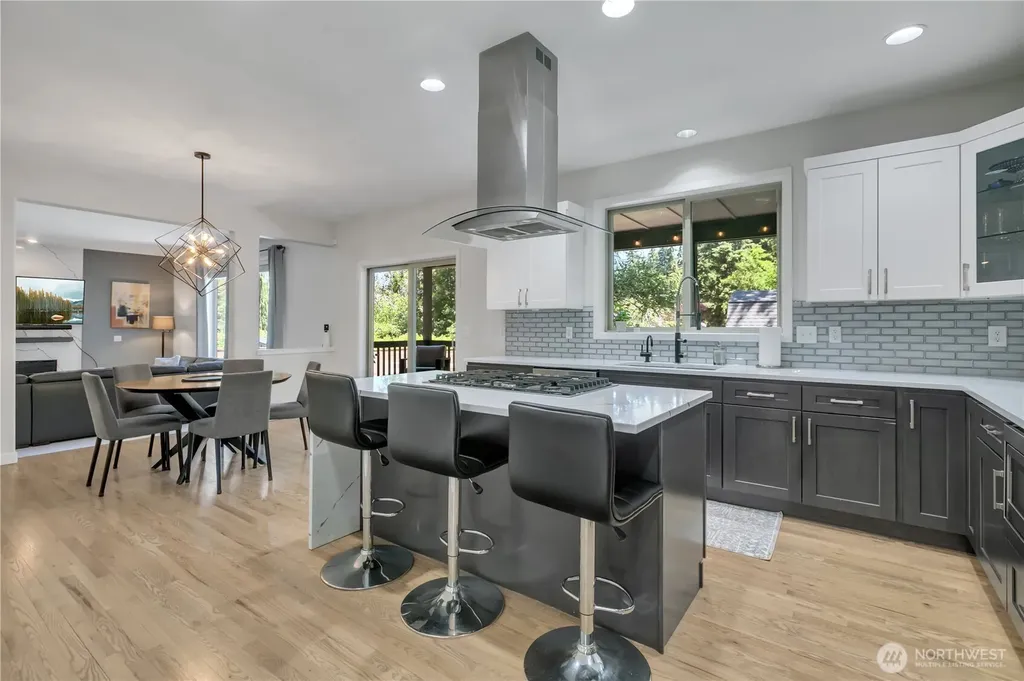 35826 9th Avenue SW Federal Way WA 98023