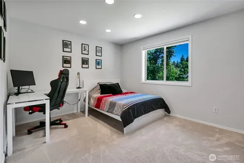 35826 9th Avenue SW Federal Way WA 98023