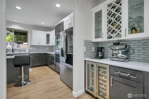 35826 9th Avenue SW Federal Way WA 98023