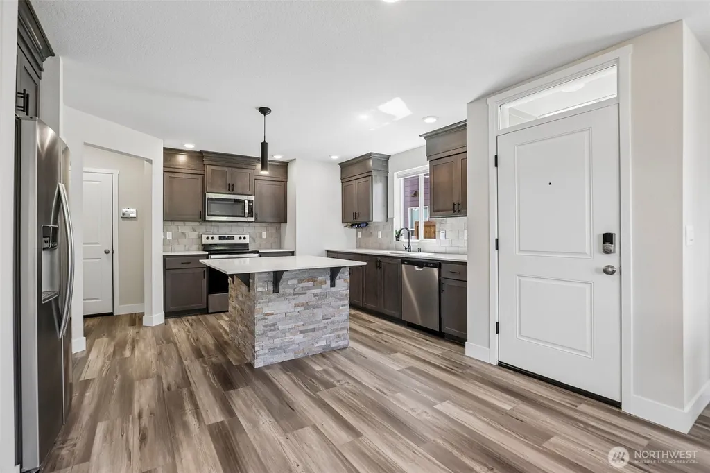 922 NW 175th Way Ridgefield WA 98642