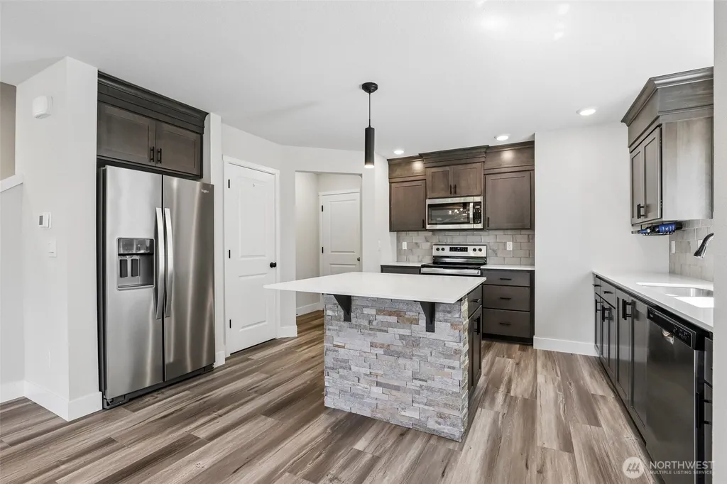 922 NW 175th Way Ridgefield WA 98642