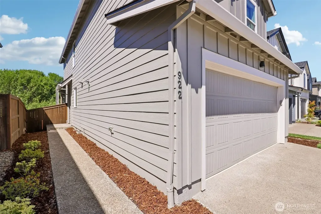 922 NW 175th Way Ridgefield WA 98642