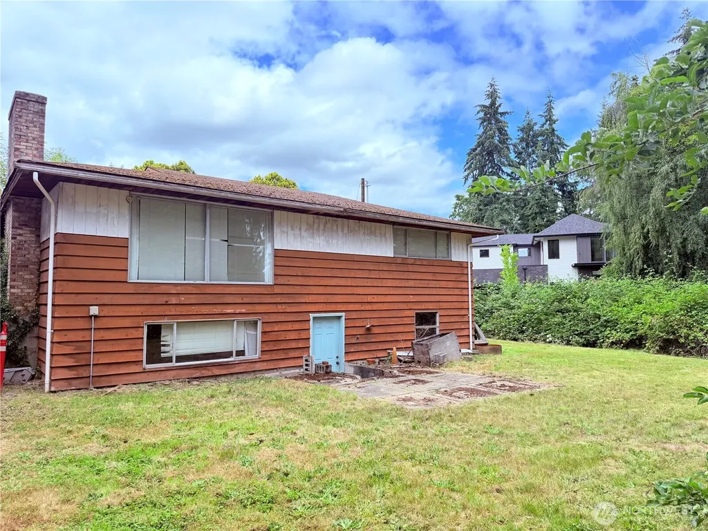 1520 102nd Avenue NE Bellevue WA 98004