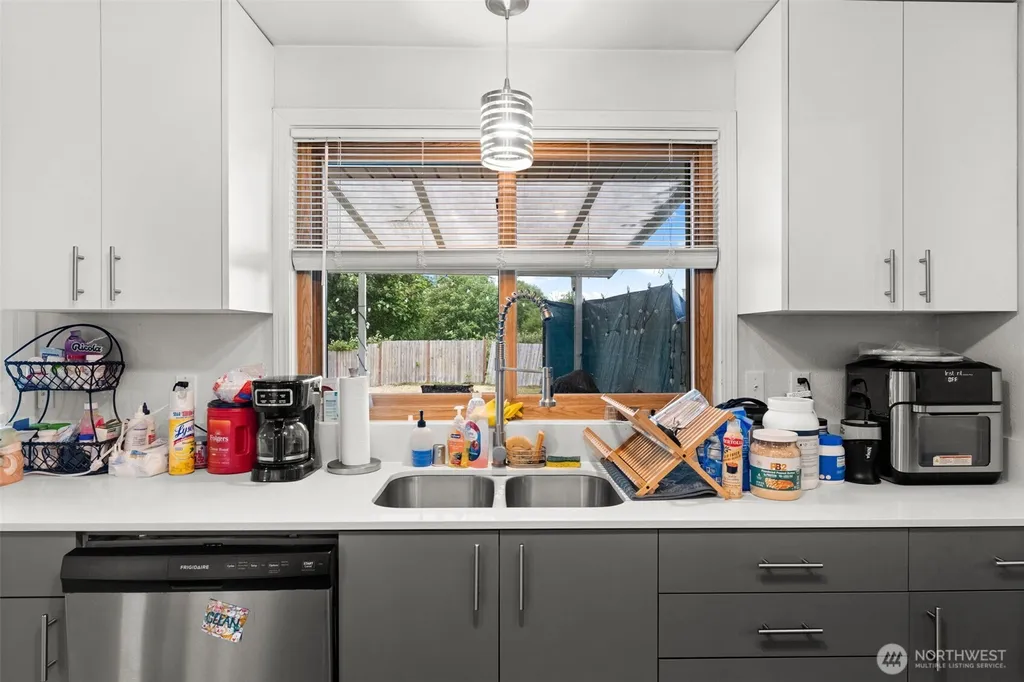 1637 SE Salmonberry Road Port Orchard WA 98366