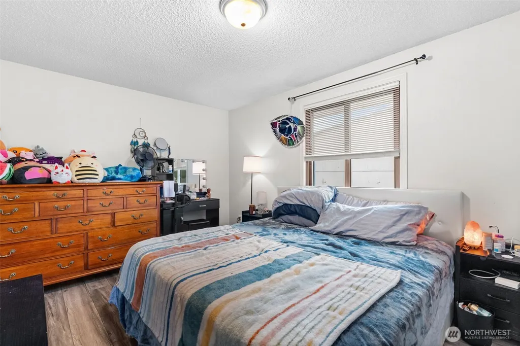 1637 SE Salmonberry Road Port Orchard WA 98366