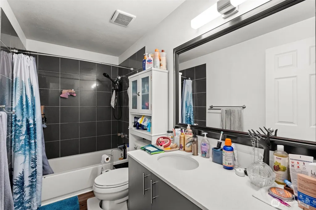 1637 SE Salmonberry Road Port Orchard WA 98366