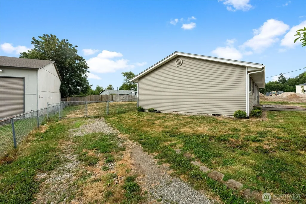 1637 SE Salmonberry Road Port Orchard WA 98366
