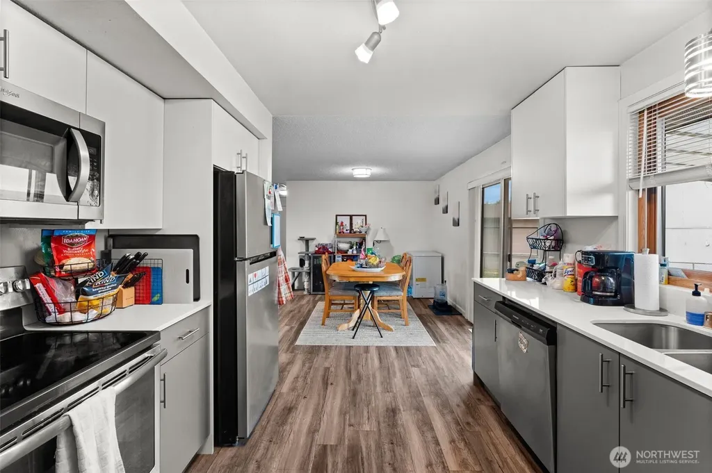 1637 SE Salmonberry Road Port Orchard WA 98366