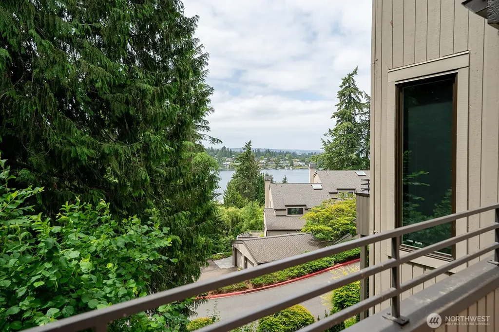 4818 102nd Lane NE Kirkland WA 98033