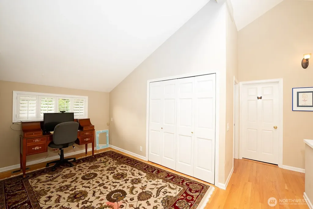 4818 102nd Lane NE Kirkland WA 98033