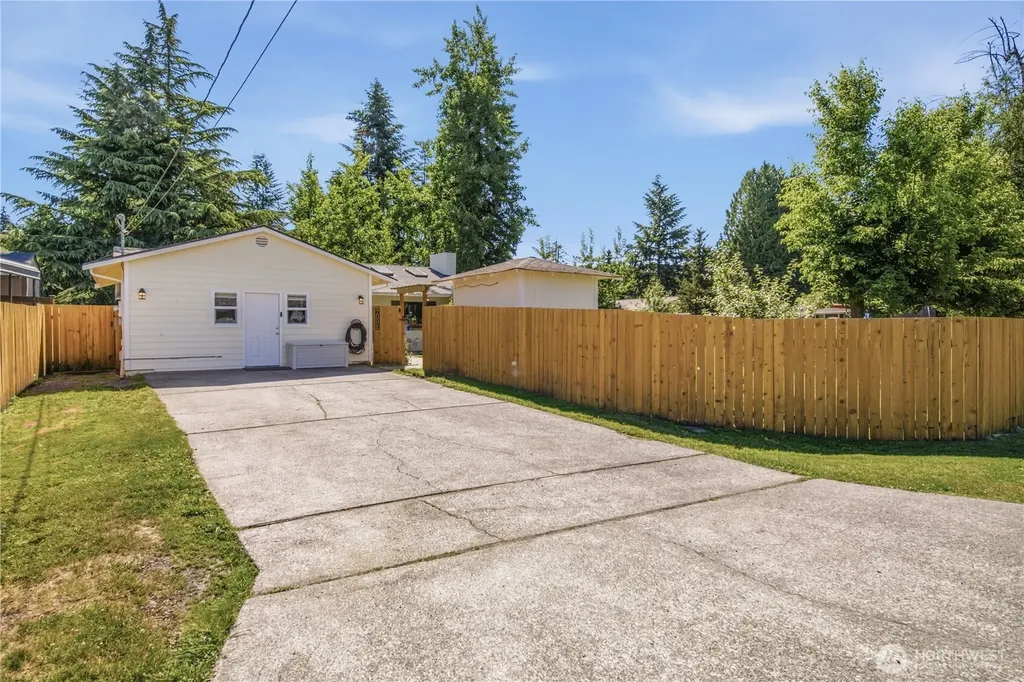 6113 148th Avenue NE Lake Stevens WA 98258