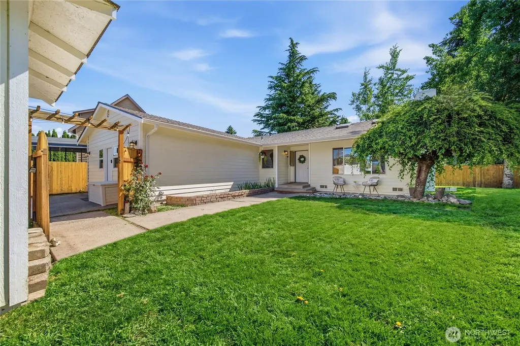 6113 148th Avenue NE Lake Stevens WA 98258