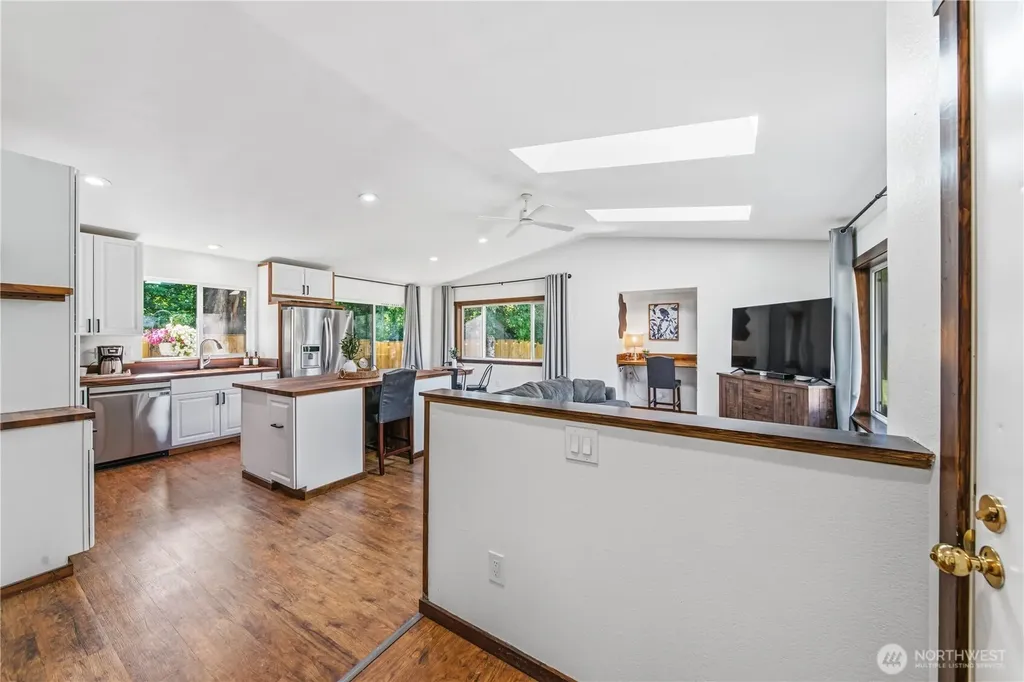 6113 148th Avenue NE Lake Stevens WA 98258
