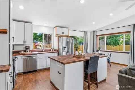 6113 148th Avenue NE Lake Stevens WA 98258
