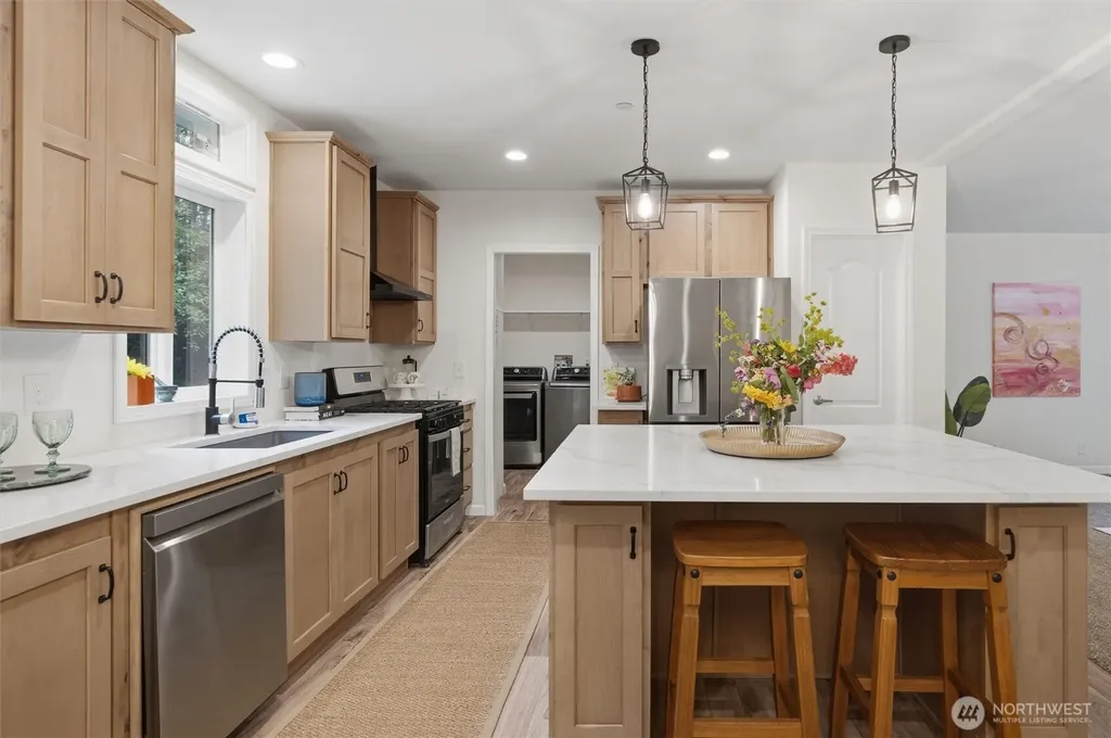 31571 Night Owl Avenue NE Kingston WA 98346