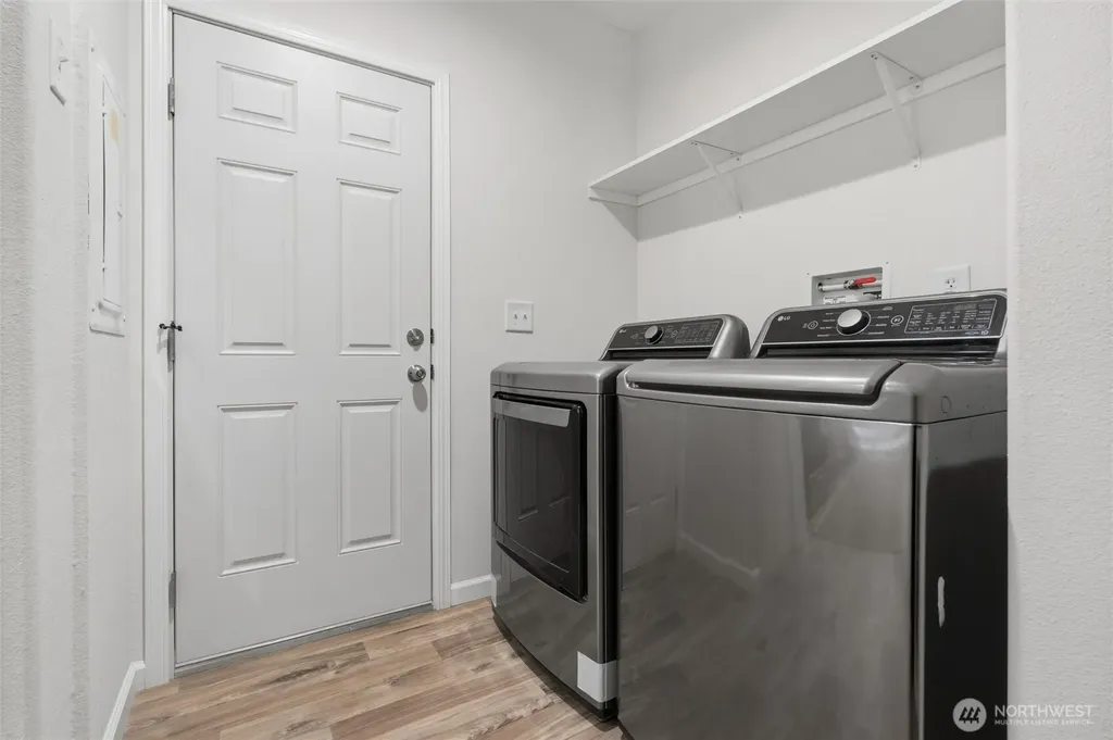 31571 Night Owl Avenue NE Kingston WA 98346