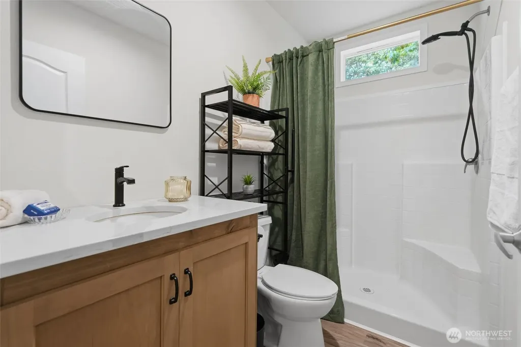 31571 Night Owl Avenue NE Kingston WA 98346