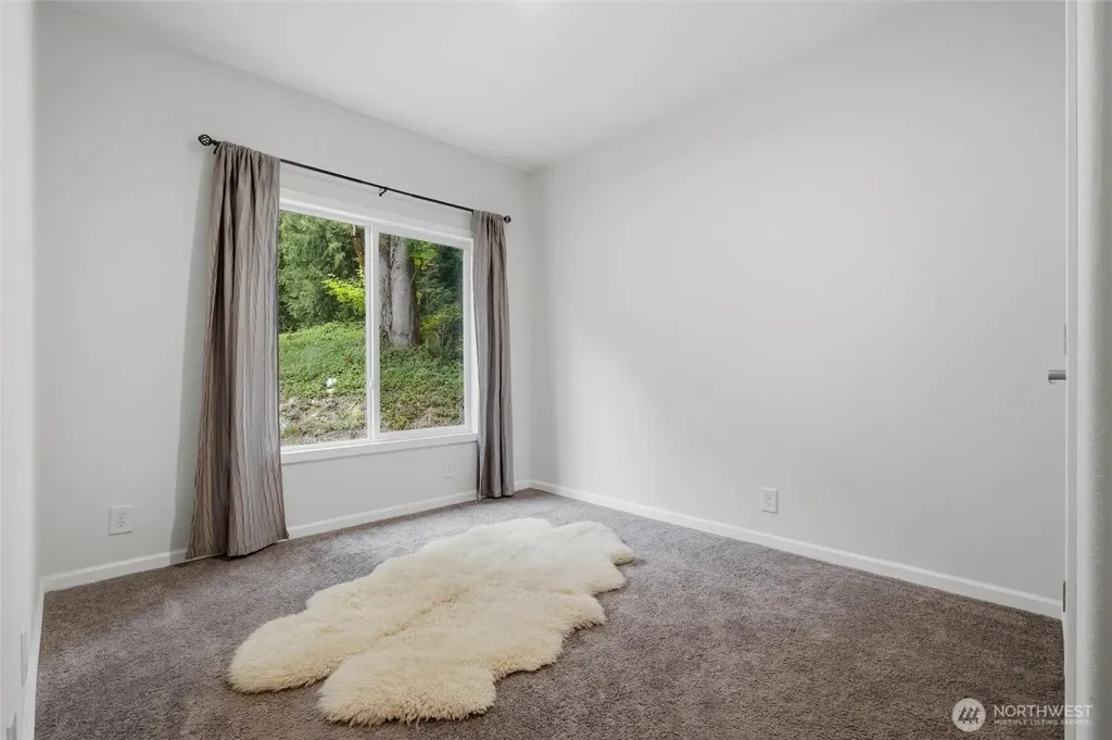 31571 Night Owl Avenue NE Kingston WA 98346