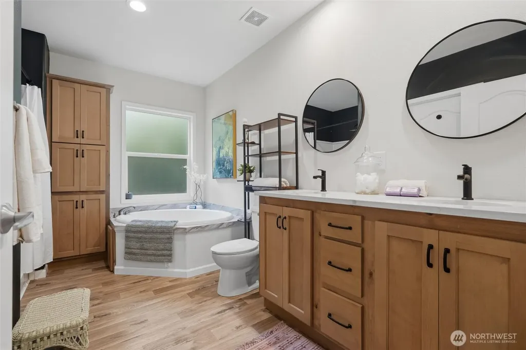 31571 Night Owl Avenue NE Kingston WA 98346