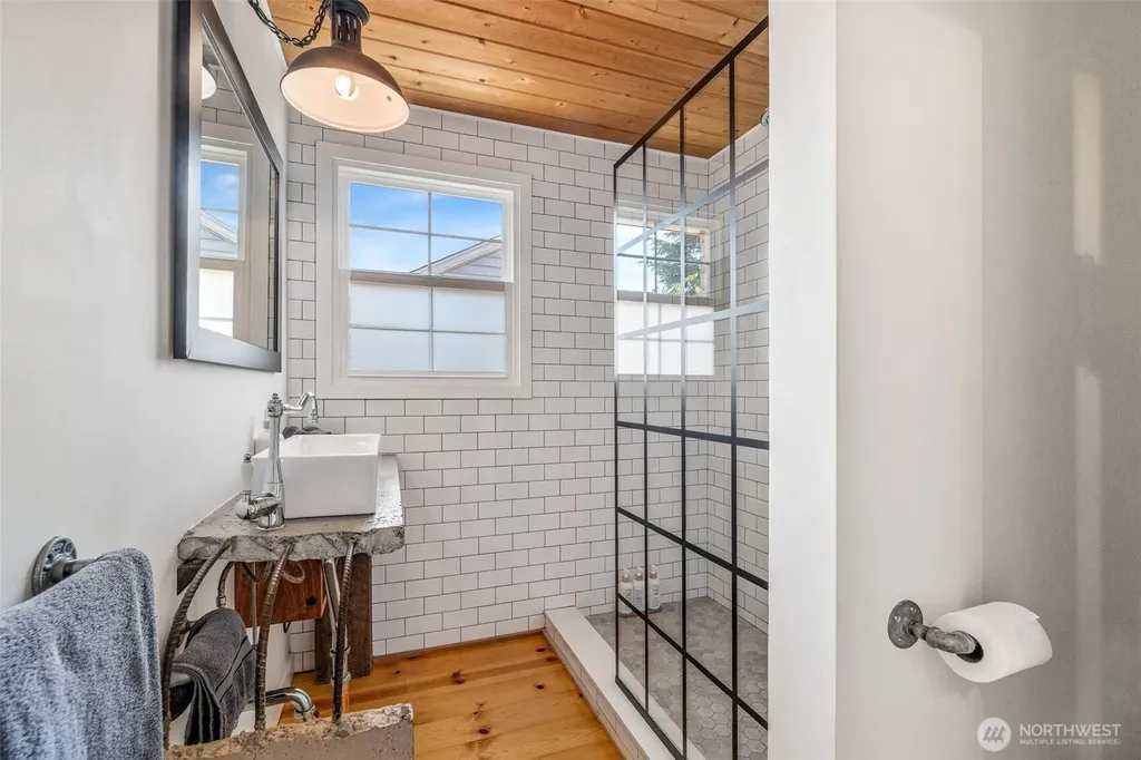 1705 N 82nd Street Seattle WA 98103