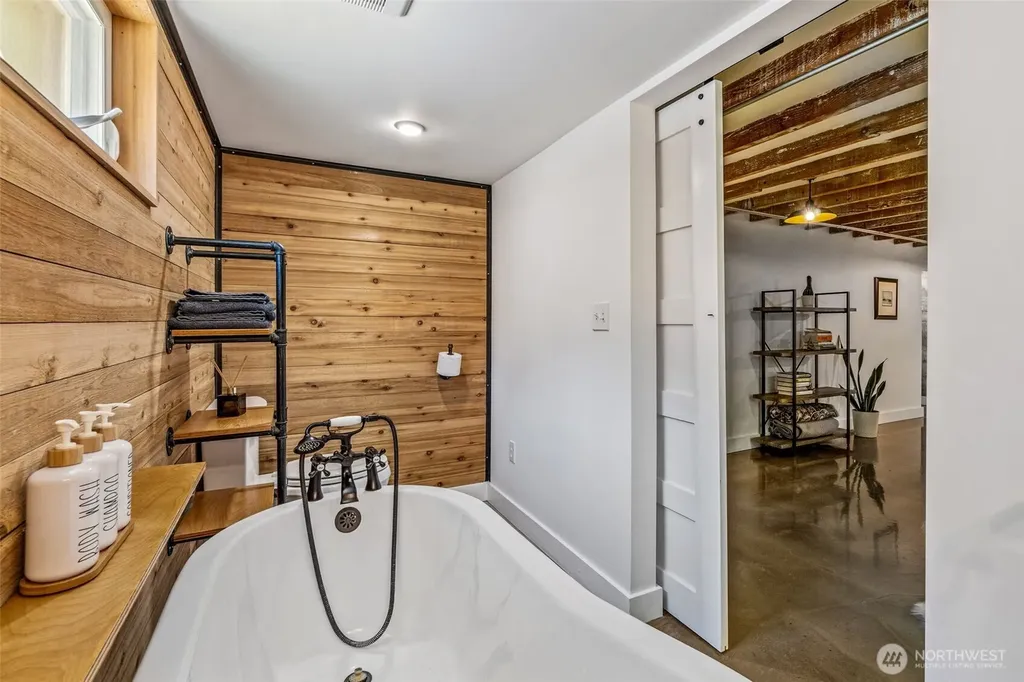 1705 N 82nd Street Seattle WA 98103