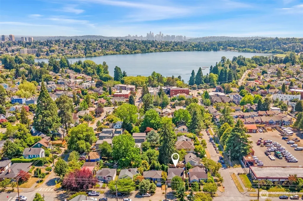 1705 N 82nd Street Seattle WA 98103