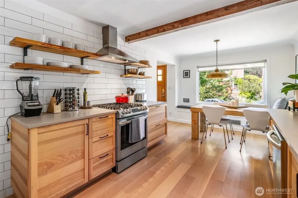 1705 N 82nd Street Seattle WA 98103