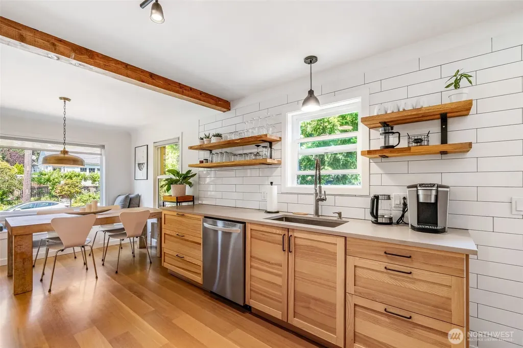 1705 N 82nd Street Seattle WA 98103