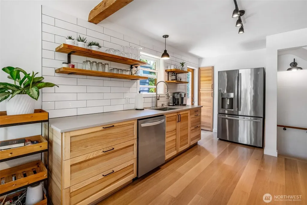 1705 N 82nd Street Seattle WA 98103